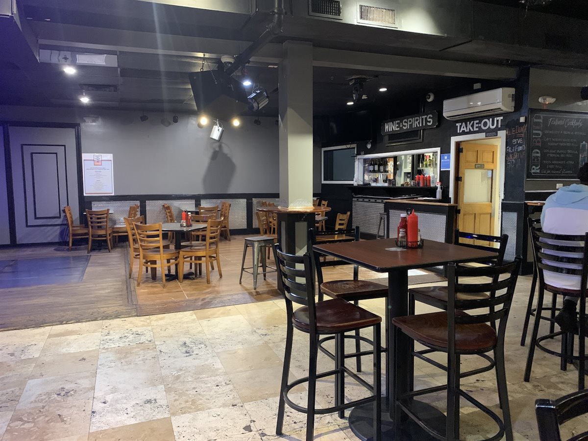 Slades Bar & Grill